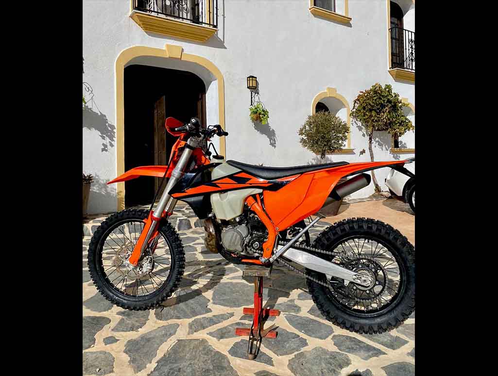 ktm_2_0010_Capa 1 copia 4